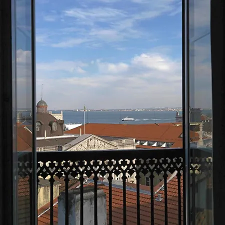 Feels Like Chiado Prime Bed & Breakfast Lisbona
