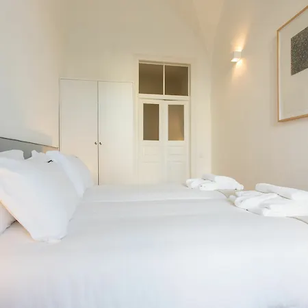 Bed & Breakfast Feels Like Chiado Prime Lisbona
