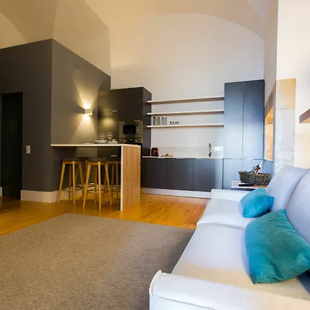 Bed & Breakfast Feels Like Chiado Prime Lisbona